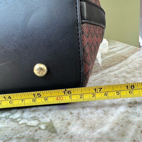 NWT!! Adrienne Vittadini Workbook Tote,Rich brown dark green/black/khaki stripe - Picture 14 of 16